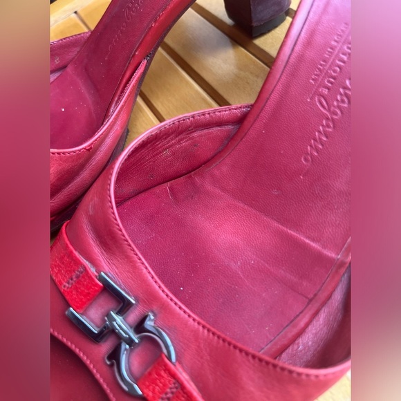 Salvatore Ferragamo “LENNOR”  Coral Leather Slide Mid Heel, Size 8.5 - Picture 6 of 16